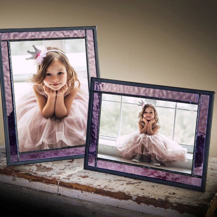 Pic 369 Verre Violet - Cadre à Chevalet Série pour la vente par J Devlin Glass Art & Bert Anderson Collection