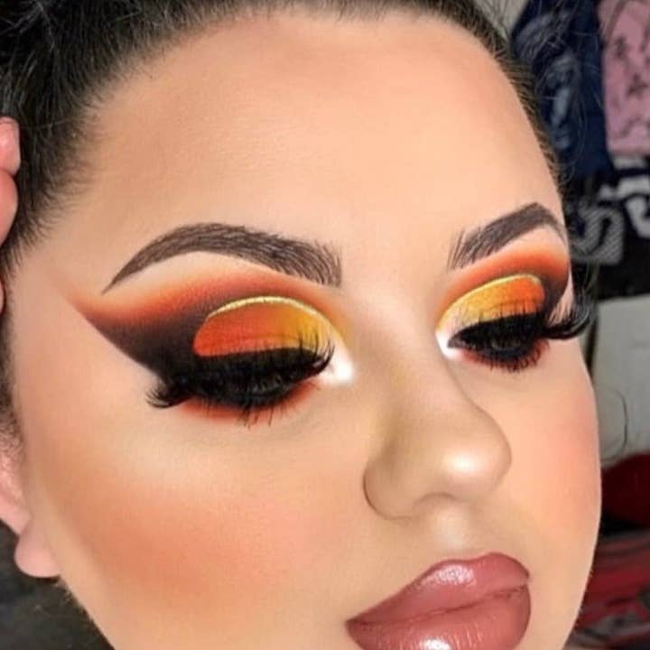 Million Dollar Loose Eyeshadow Pigment for wholesale by Makeup Addiction