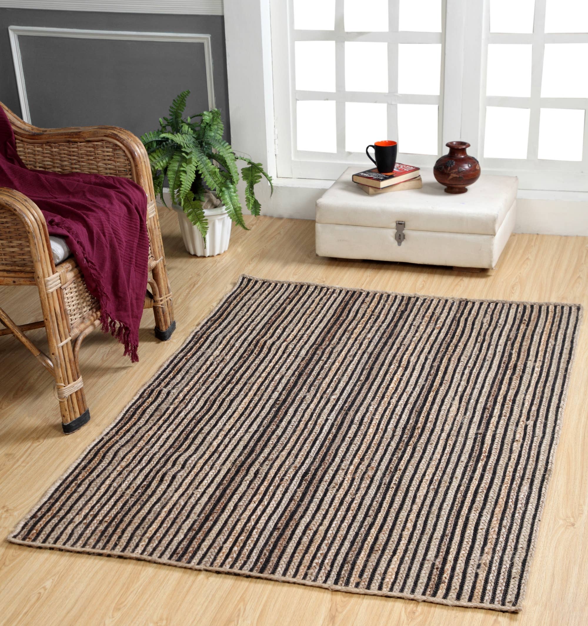Second Nature Online - Vente Tapis - Tapis rectangulaire tressé en jute beige et noir CHAKKAR DARK à rayures0