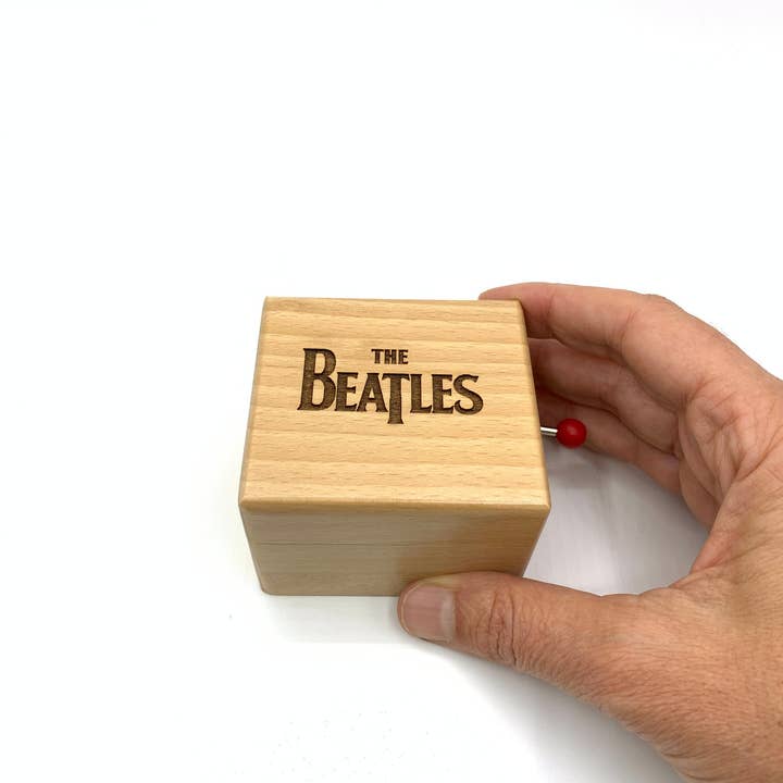 esdemusica by Rocio - Wholesale Music Box - Kids & Baby - The Beatles engraved music box. Wooden beech