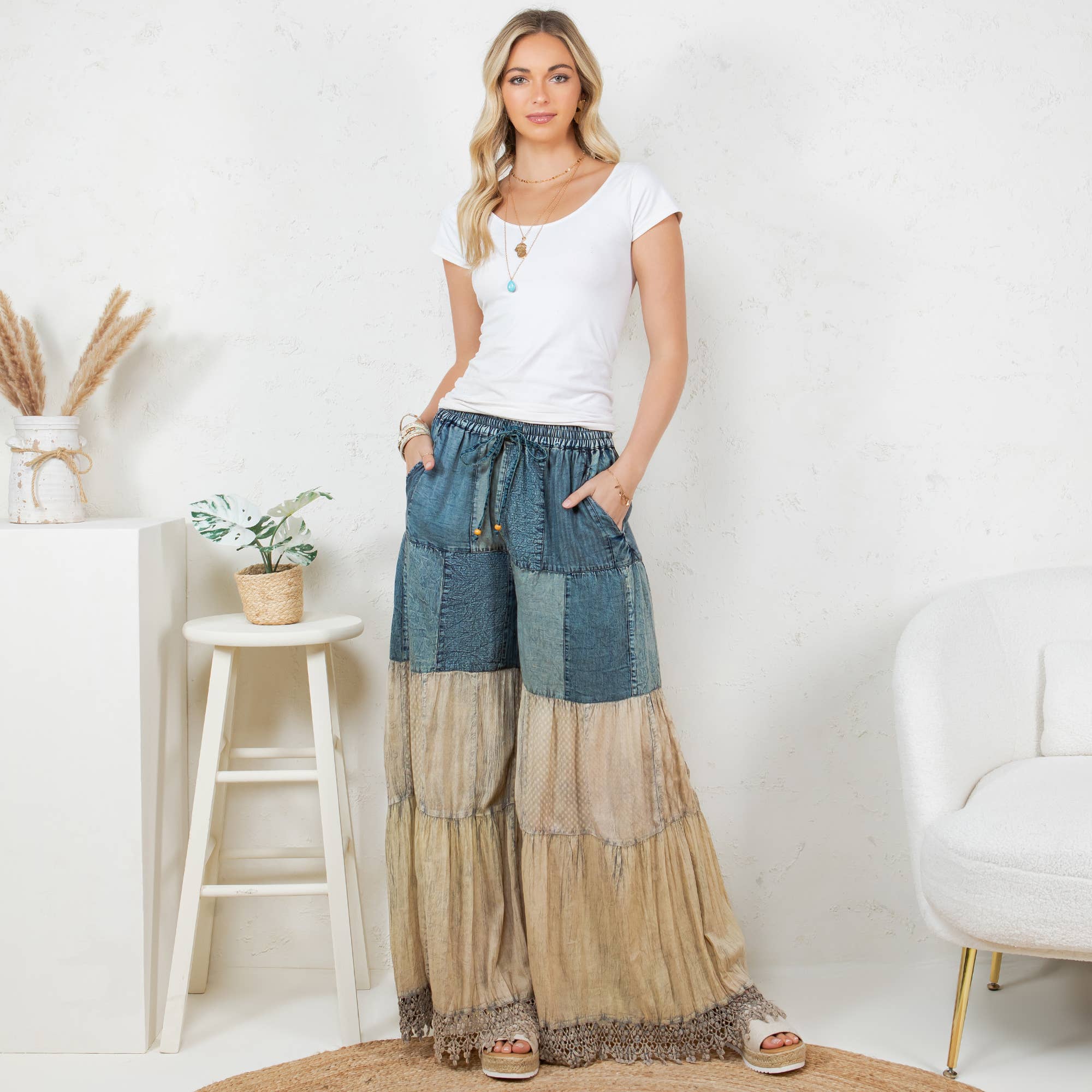 Young Threads - Vendita all'ingrosso Pantalone - Donna - Pantaloni lunghi in denim ispirati al boho con toppa solida (nuovo colore)0