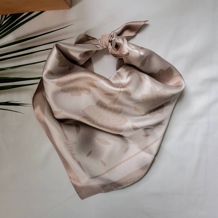 Hello Ilona - Wholesale Scarf - Women's - Kalocsa 100% Mulberry Silk Scarf - Gyöngy (Beige)3