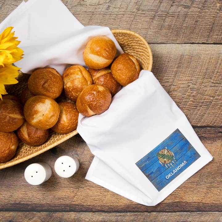 Lantern Press - Vendita all'ingrosso Strofinacci - ASCIUGAMANO DA TÈ BIOLOGICO Rustic Oklahoma State Flag7