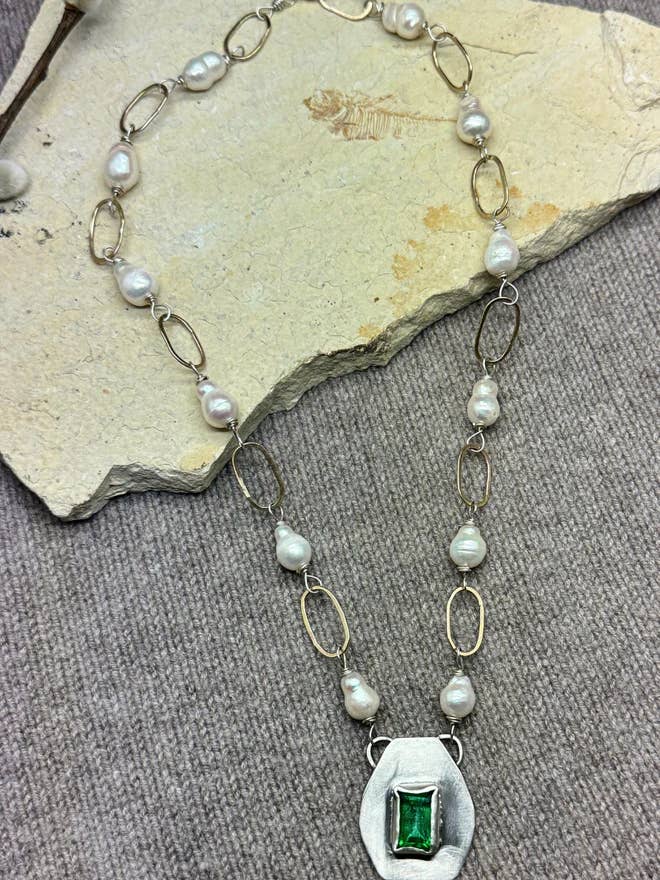 Colar de Esmeralda + Pérola por atacado de Kathy Nelson Jewelry