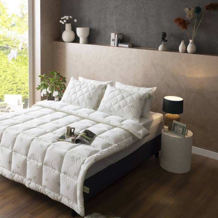 Edredão Duvetta Bamboo com Capa de Tecido de Algodão - Utilizável em Todas as Estações - Edredão Lavável na Máquina - Colcha de Peso Médio (Queen (Padrão dos EUA)) por atacado de Wear Sierra