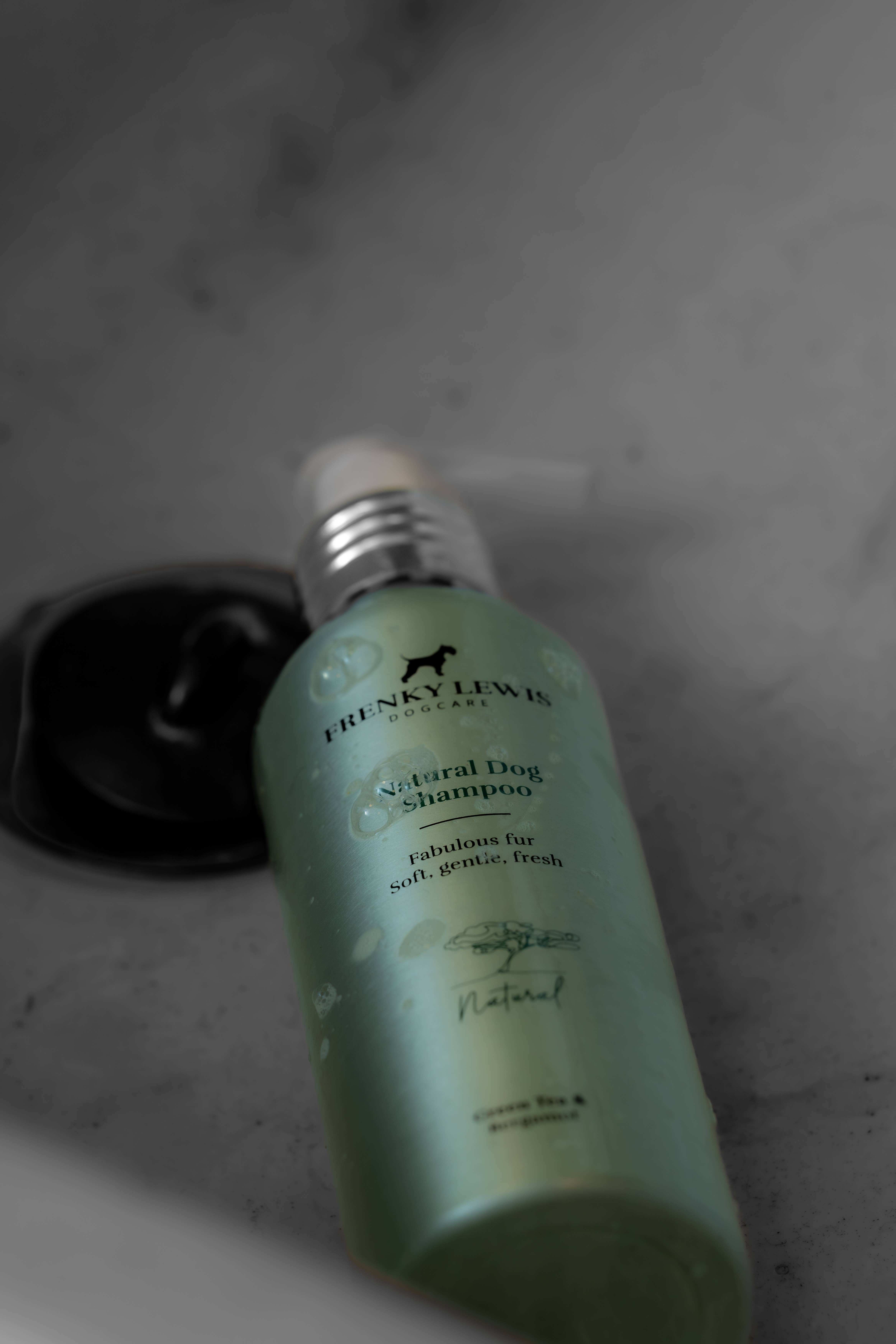 Frenky Lewis B.V. - Wholesale Pet Shampoo - Dog - Hondenshampoo - 200ml - Groene Thee & Bergamot1