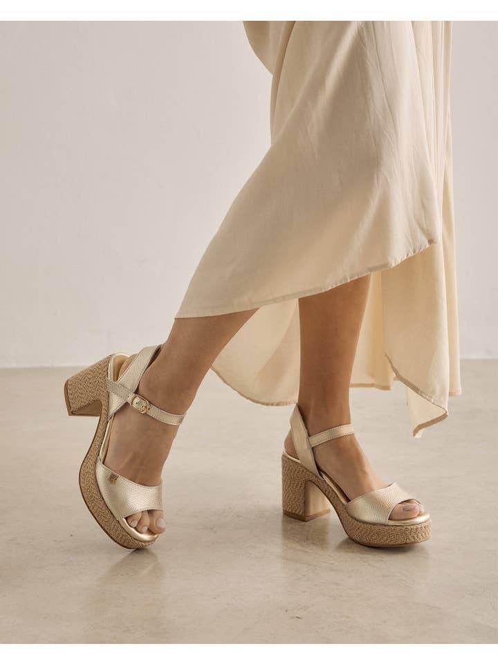 POPA - Wholesale Platform Heels - Women's - Daira Gold Laminated Galaxy Sandal2