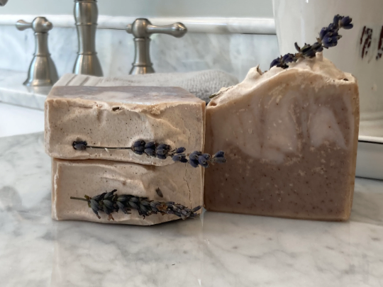 Bare Natural Soap Co - Vendita all'ingrosso Saponette - Saponetta naturale al burro di karité e lavanda francese del Maine4