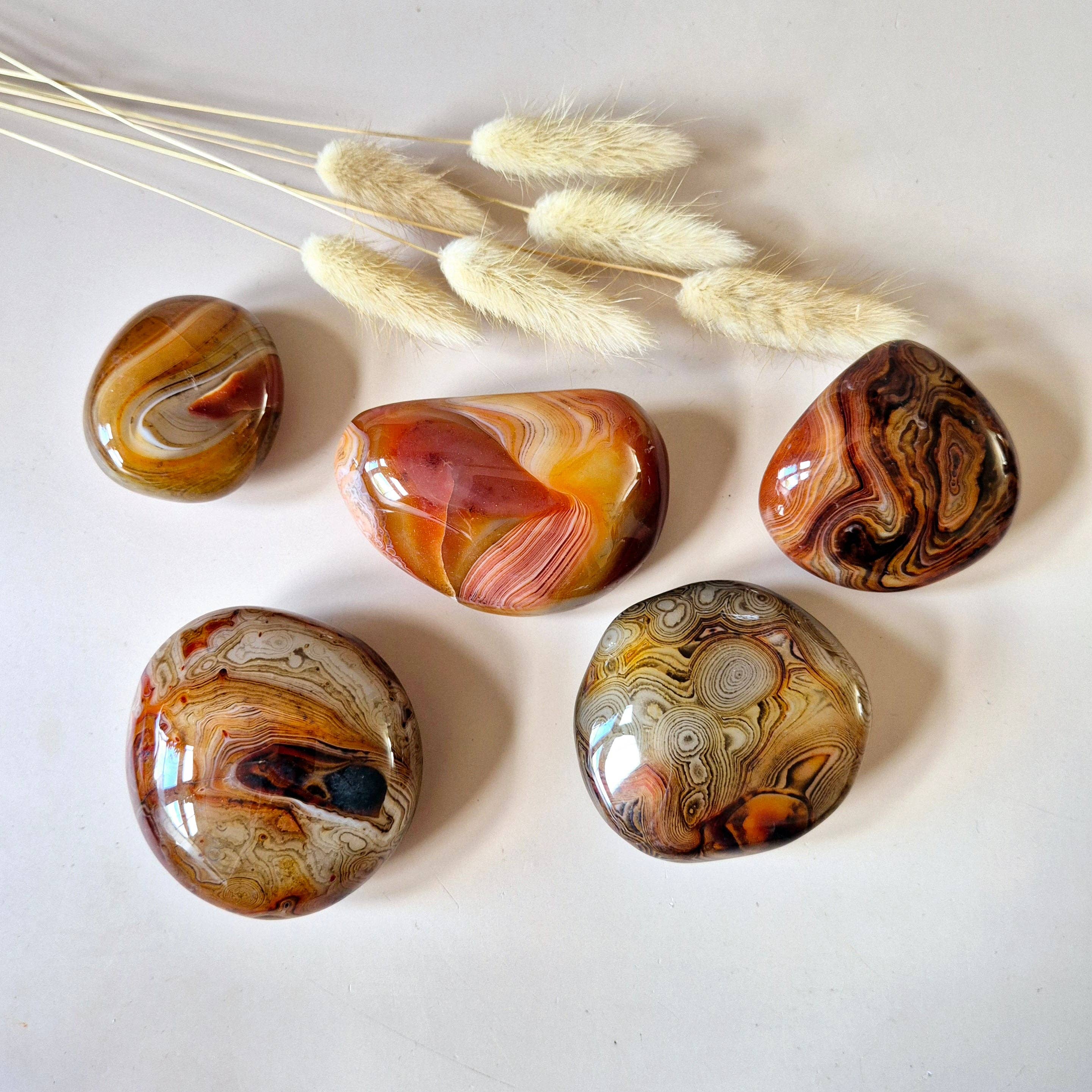 Moonlight Gemstones - Venta al por mayor Piedras/cristales espirituales - Sardónice Piedra de Palma – Poderosa piedra pulida para equilibrio y autoconfianza (5–10 cm)2