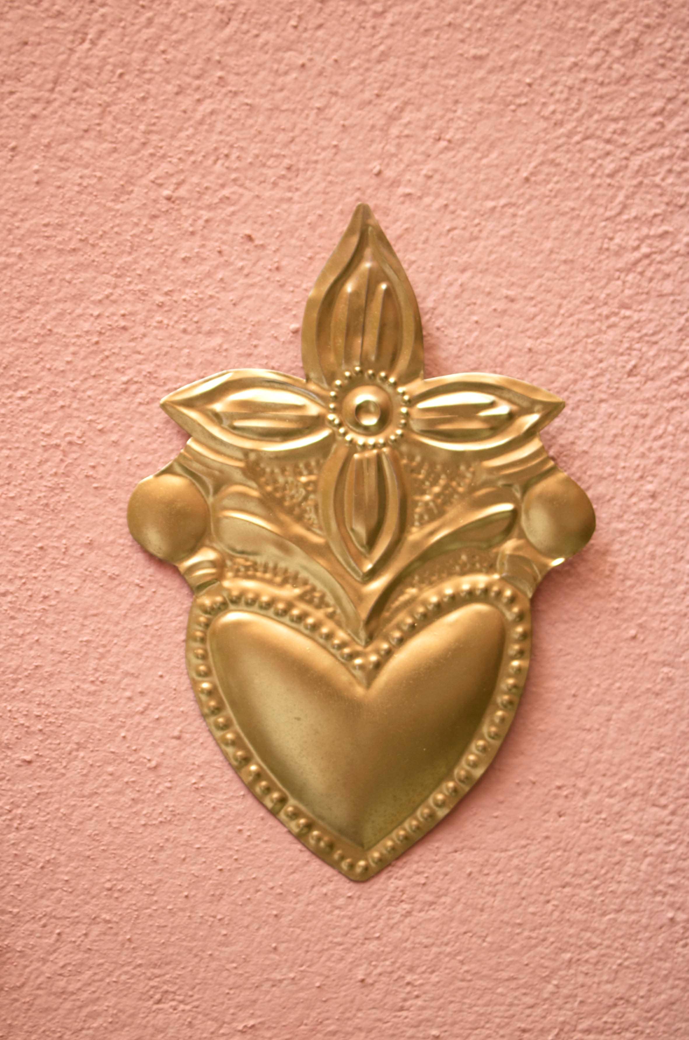 P.I.Project America – wholesale Dekorativ tofs – Gyllene heliga hjärtan - Mexikanska Milagros - Tennprydnader1