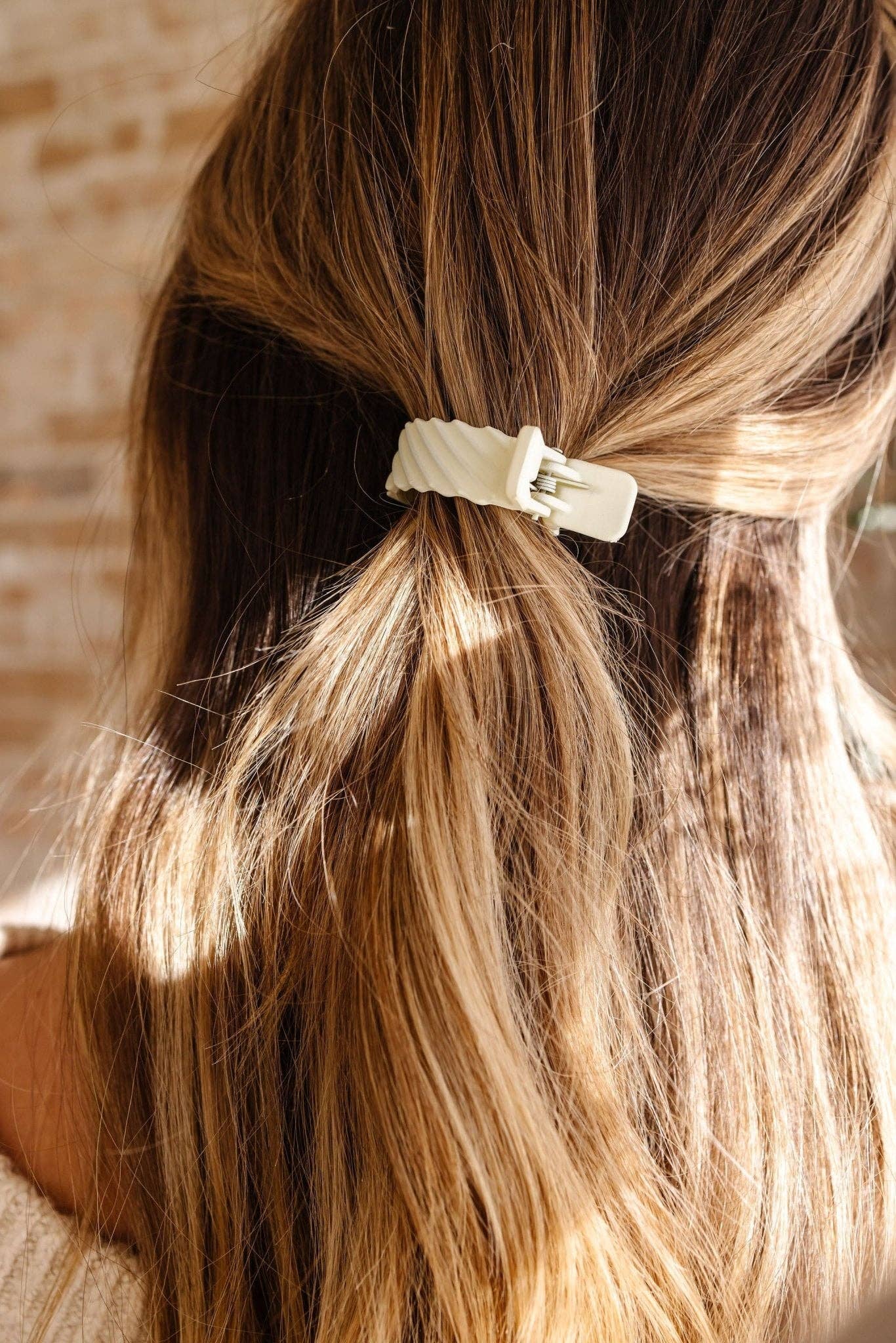 Shop Andi - Wholesale Hair Clip - Women's - Ponytail Claw Clip9