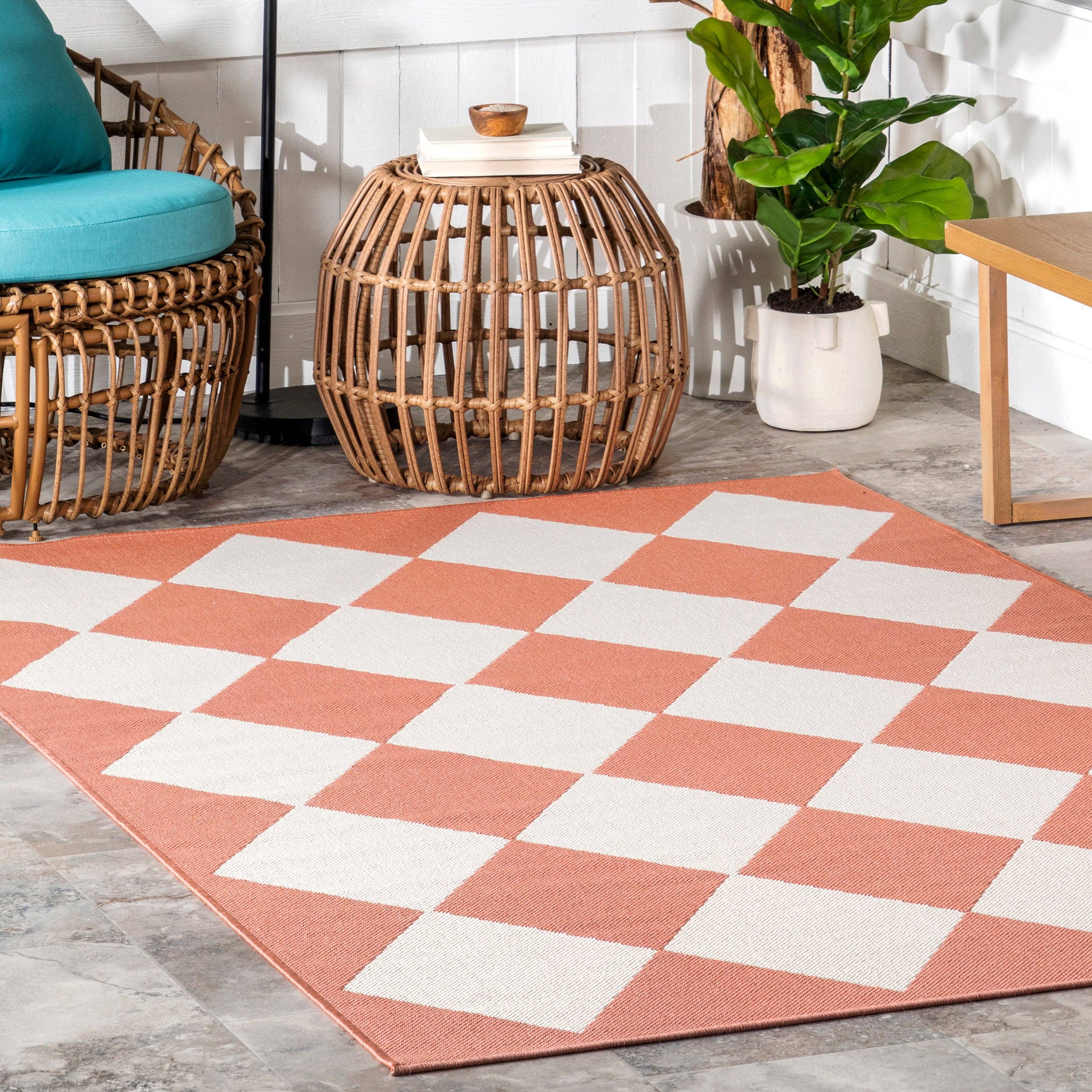Beige Sabina Diamond Trellis Indoor/Outdoor Area Rug for wholesale on Faire24