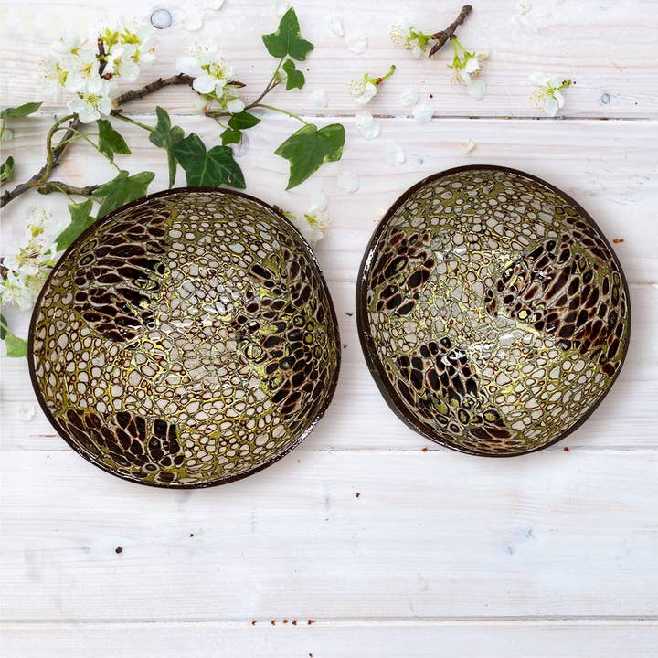 VIE - Wholesale Decorative Plate/Dish/Bowl - Hand-Painted Coconut Bowls, Lacquered, Set of 232
