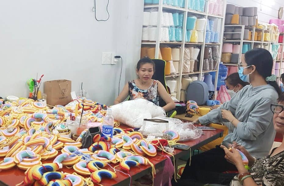 Best Years Ltd – wholesale Stuffed/plush toy – Kids & baby – Crochet Bright Rainbow Plush baby toy2