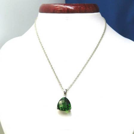 Twan Kee Jewelry - Vendita all'ingrosso Collana con ciondolo/pendaglio - P70808 Mt. Sant'Elenite a forma di trilione di Sant'Elena (8x8mm)1