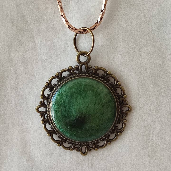Collier vintage vert pour la vente par DioniCreations