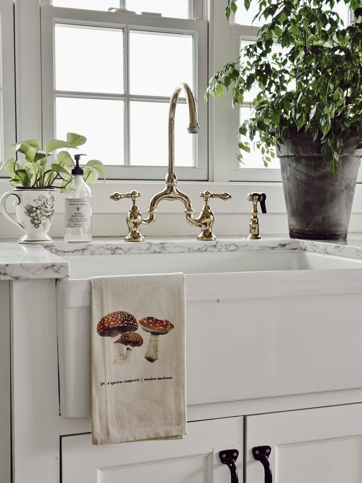 DWELL Home Shoppe - Wholesale Tea Towel - Fruits/Veggies in Color Tea Towel0