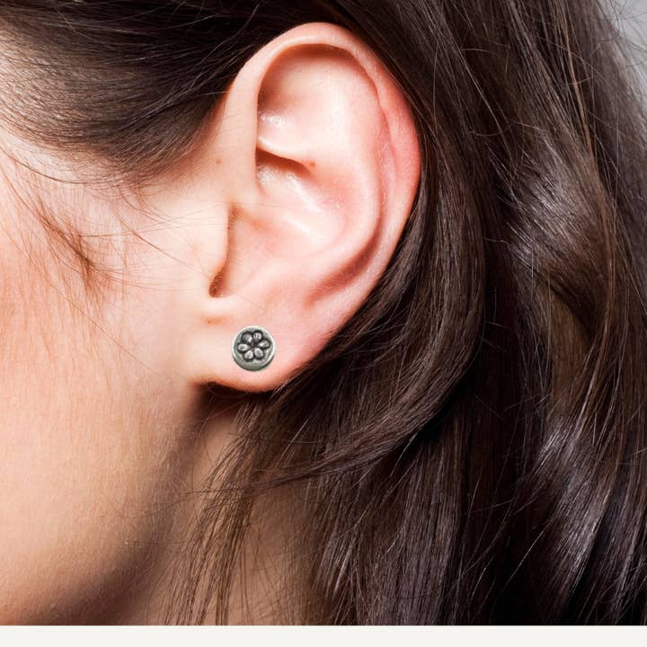 Brincos de prata esterlina em forma de flor por atacado de Silver Sparrow Jewelry