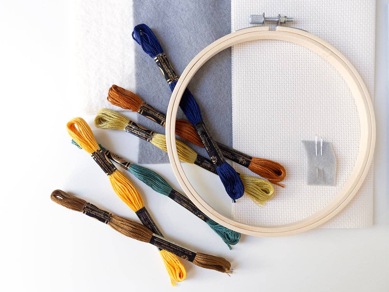 Junebug and Darlin – Großhandel Kreuzstich-/Stickzubehör – Floweret Set4