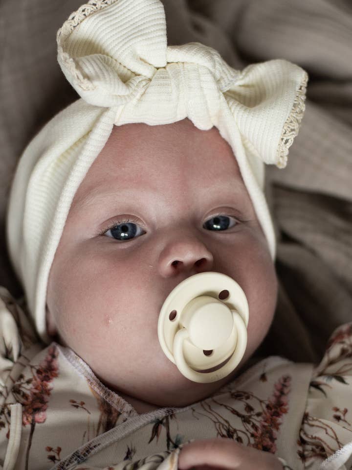 Diadema anudada boho en blanco cremoso con encaje para venta al por mayor de Petiteaude