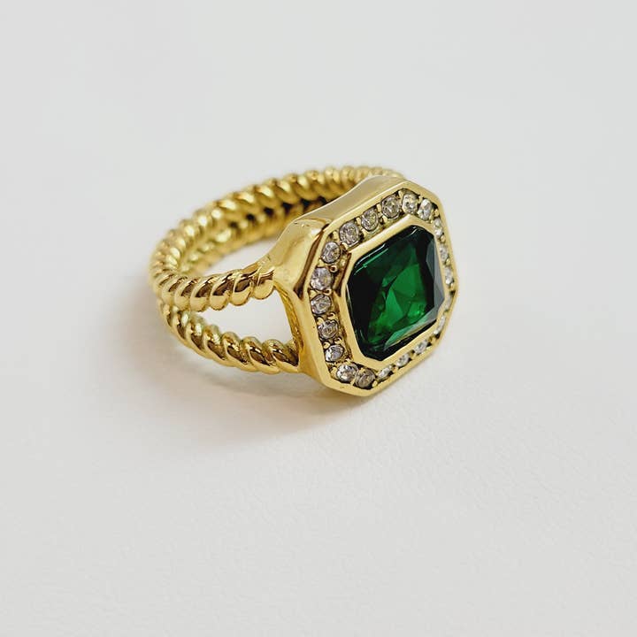 Emerald Like-Gemstone Ring for wholesale by Pretty Pickie