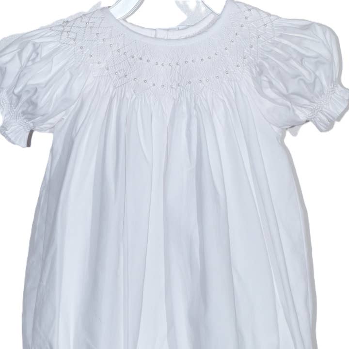 Witte Geo Parel Gesmokte Korte Mouw Bubble voor wholesale door Hello Bebes!