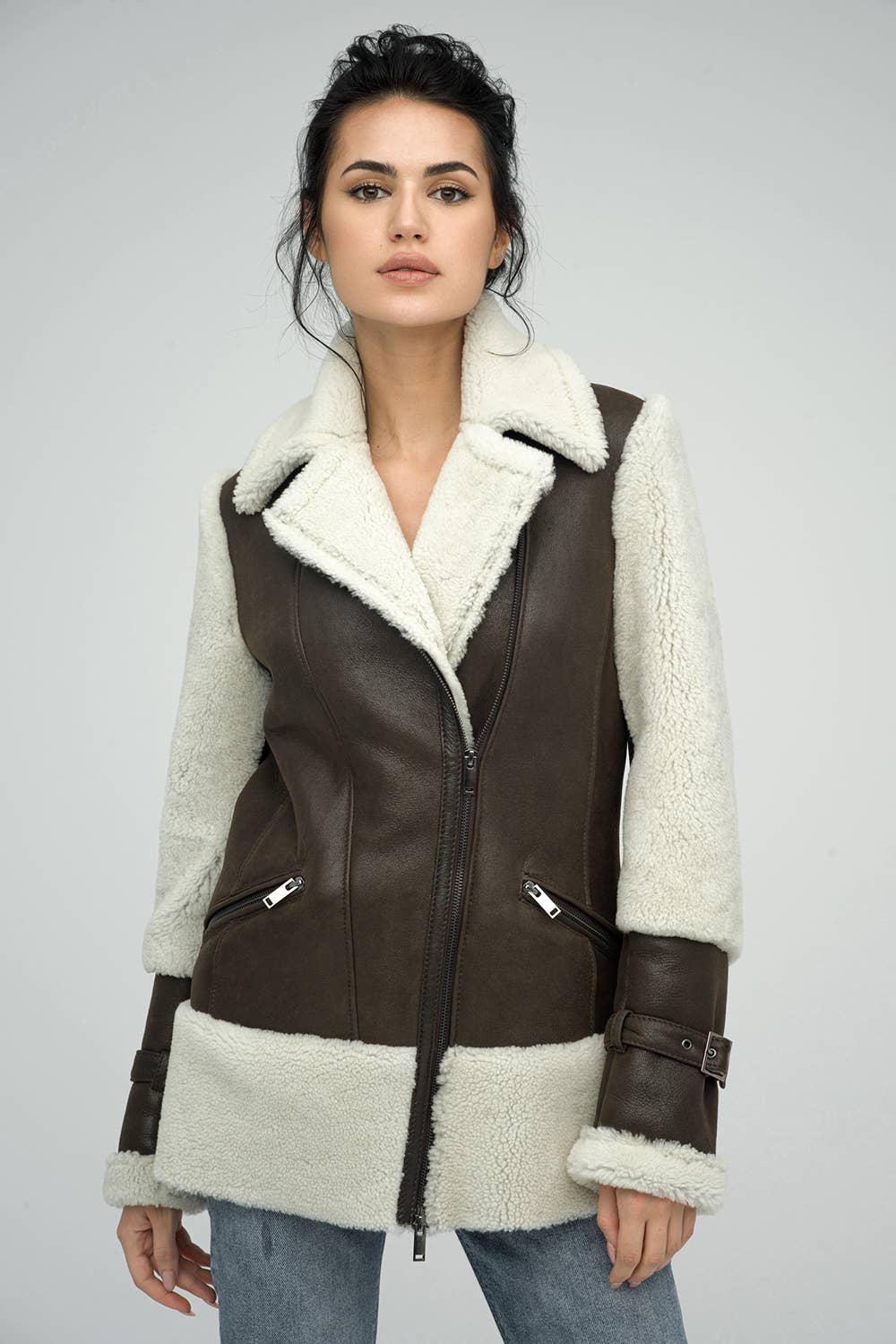 A&A Vesa – Großhandel Pelz-/Kunstpelzmantel – Damen – Mantel aus natürlichem Lammfell für Damen 20445