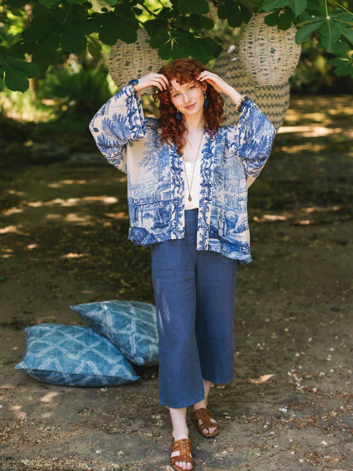 Market of Stars (Worldwide) - Wholesale Kimono - Women's - Let The Light In Pixie Duster Cropped Kimono w/ Delft Print