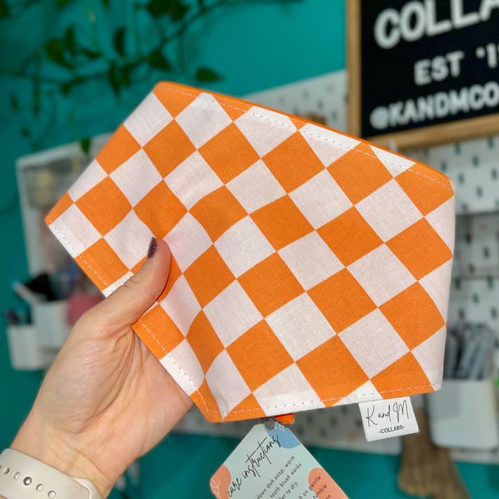 K and M Collars – Engroshandel Bandana - Hund – Orange og hvid ternet hund bandana, GBO, Tennessee0