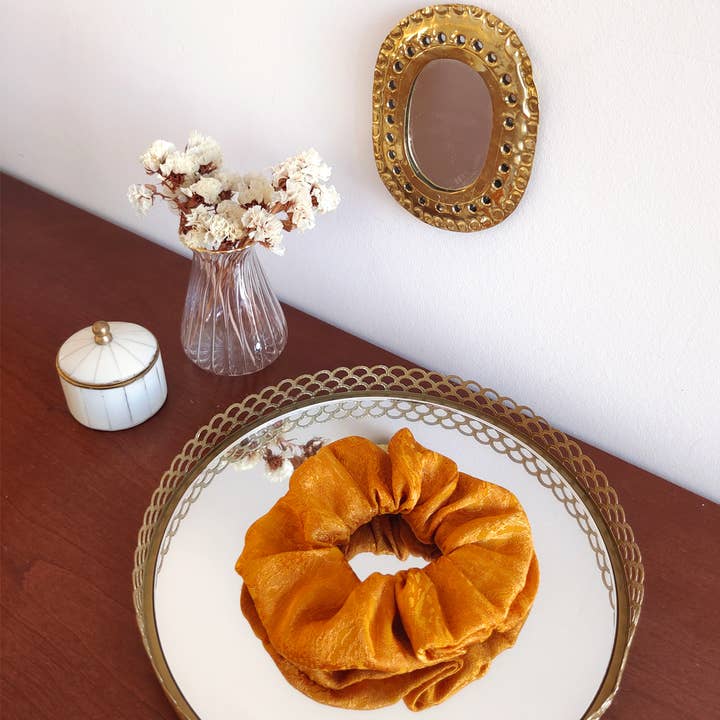 CHOUCHOU BROCARD OCRE/Poliestere liscio giallo ocra per la vendita all'ingrosso da parte di Laure Derrey