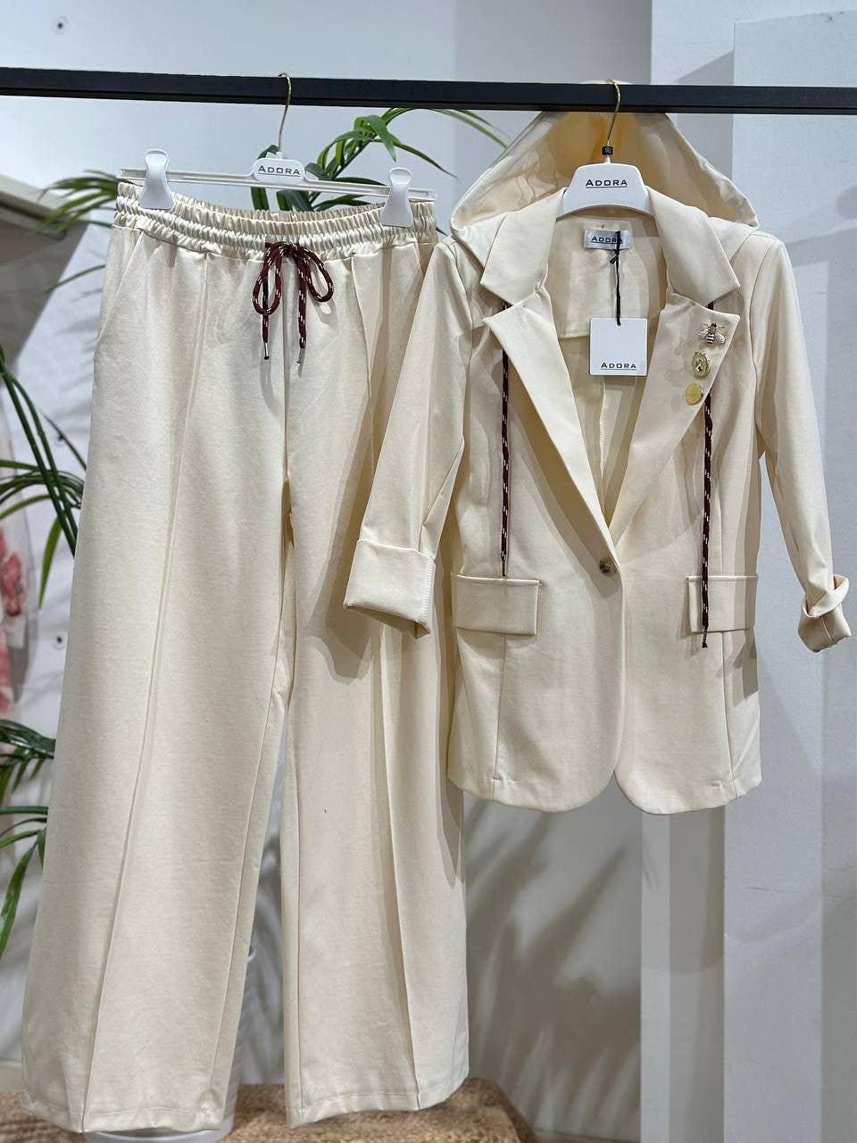 ADORA – Großhandel Blazer – Damen – Blazer mit abnehmbarer Kapuze1