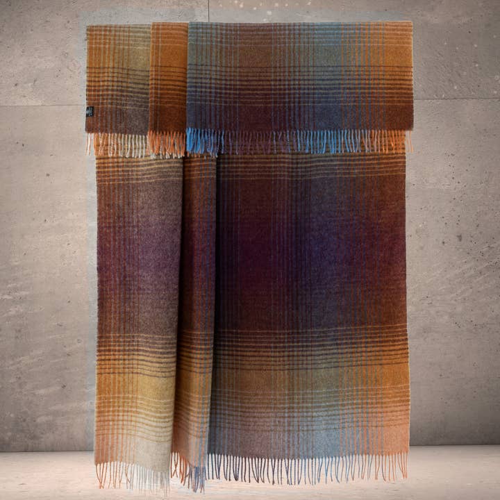 Prince of Scots - Wholesale Throw Blanket - Highland Tweeds Shetland Lambswool Ombre Throw (Burgundy) 1