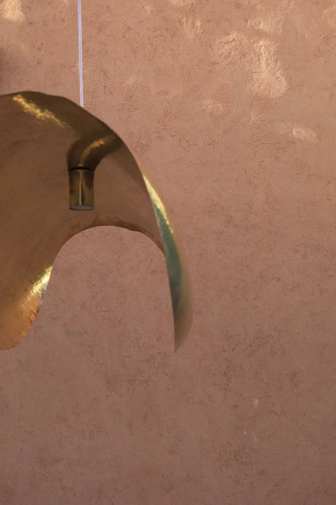 Néda - Wholesale Chandelier/Hanging Light - Lotus Leaf Brass Pendant "NOOR" - Smooth7