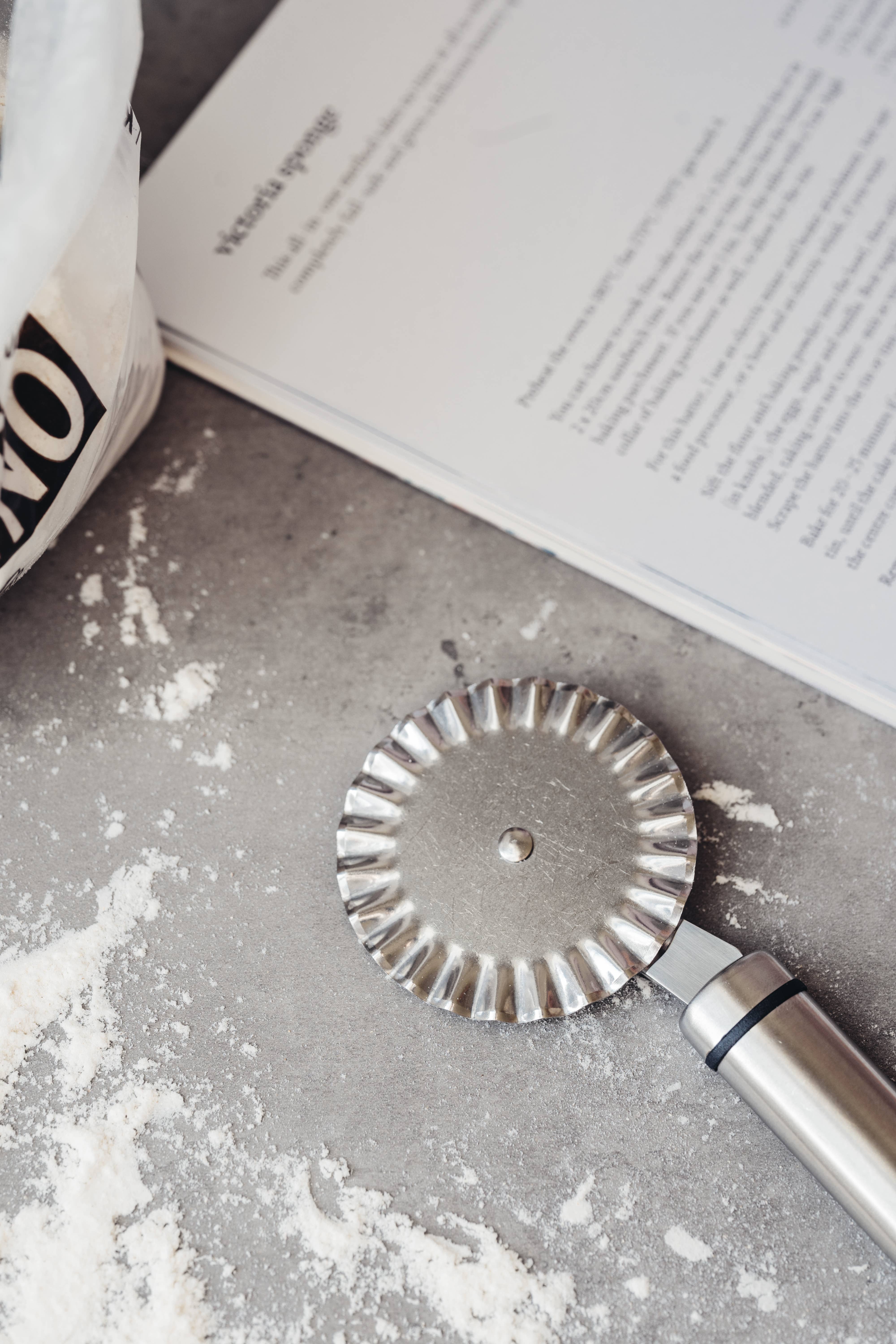 HEIROL - Wholesale Kitchen Tool/Gadget - PASTRY WHEEL 6 cm, Steely1