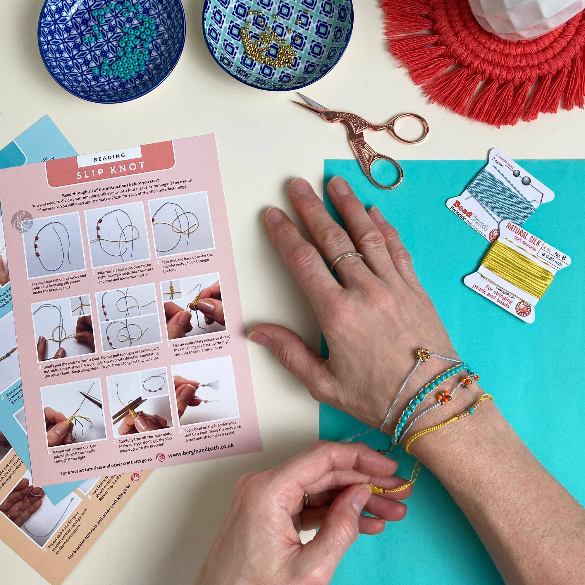 Bergin & Bath - Vendita all'ingrosso Gioielli fai da te - Bambini - Kit per braccialetti boho con perline - Oro. Kit per creazione di gioielli1