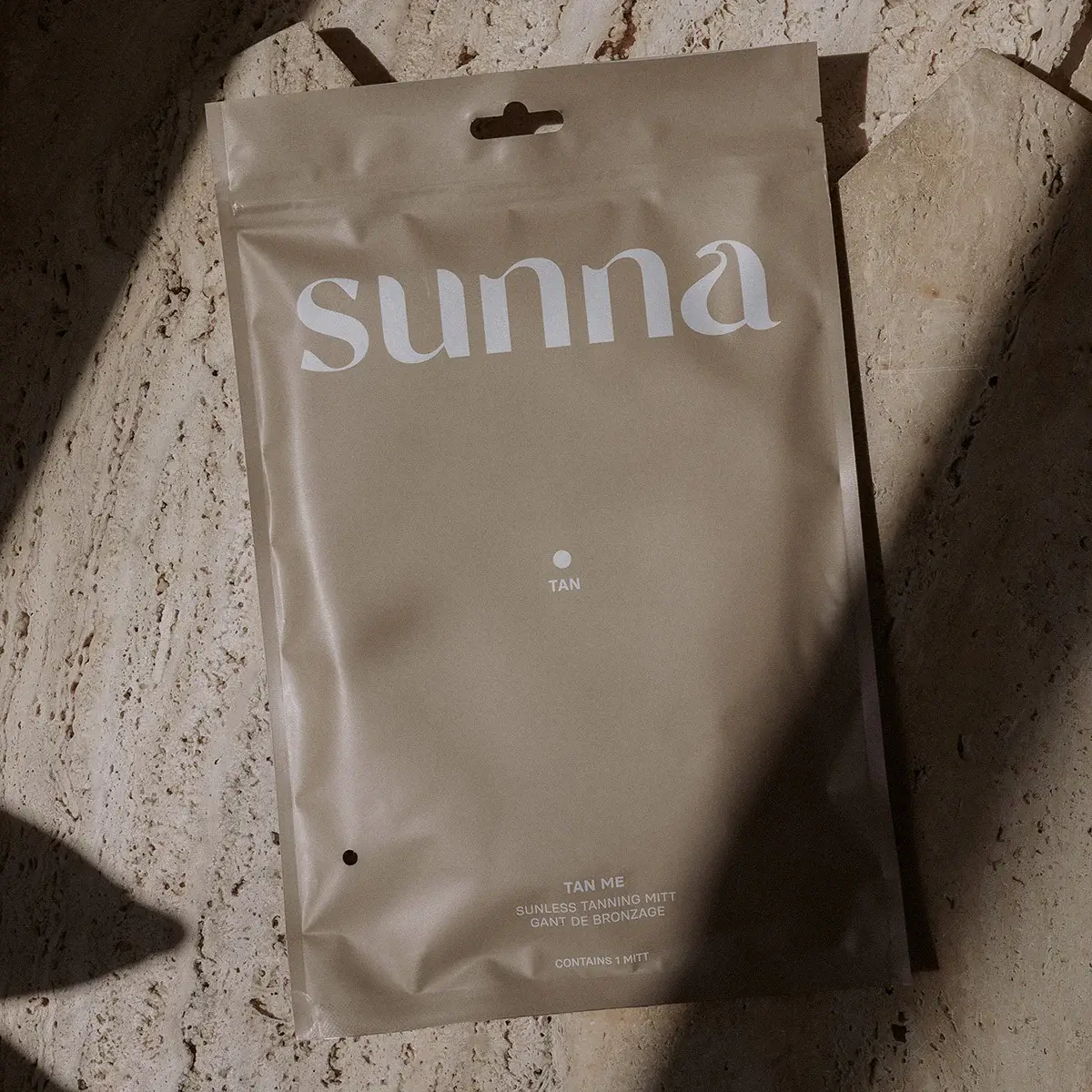 SunnaTan - Wholesale Self-Tanner - Luxury Self Tan Mitt1