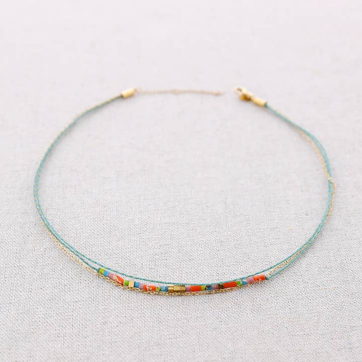 Halskette: Stahl, Fäden, Steine für den Großhandel von Sonata