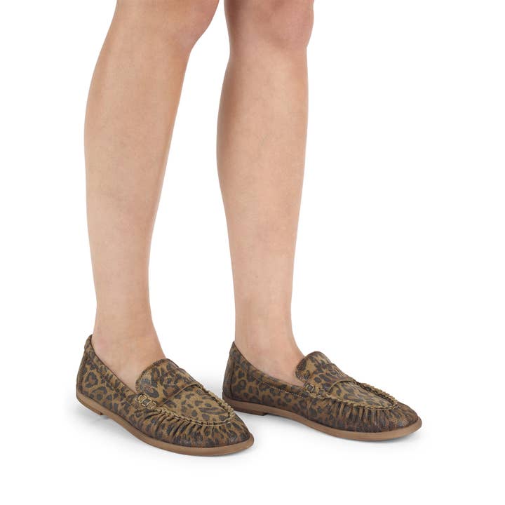 Women's Mocassin Safira E143 Leopard Print for wholesale by Felmini