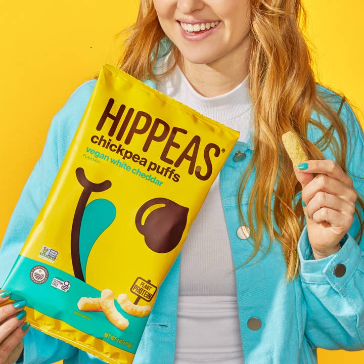 Hippeas - Vente Encas soufflé - Puffs de pois chiches au cheddar blanc vegan, paquet de 24 sacs de 23 g - Snack végétalien3