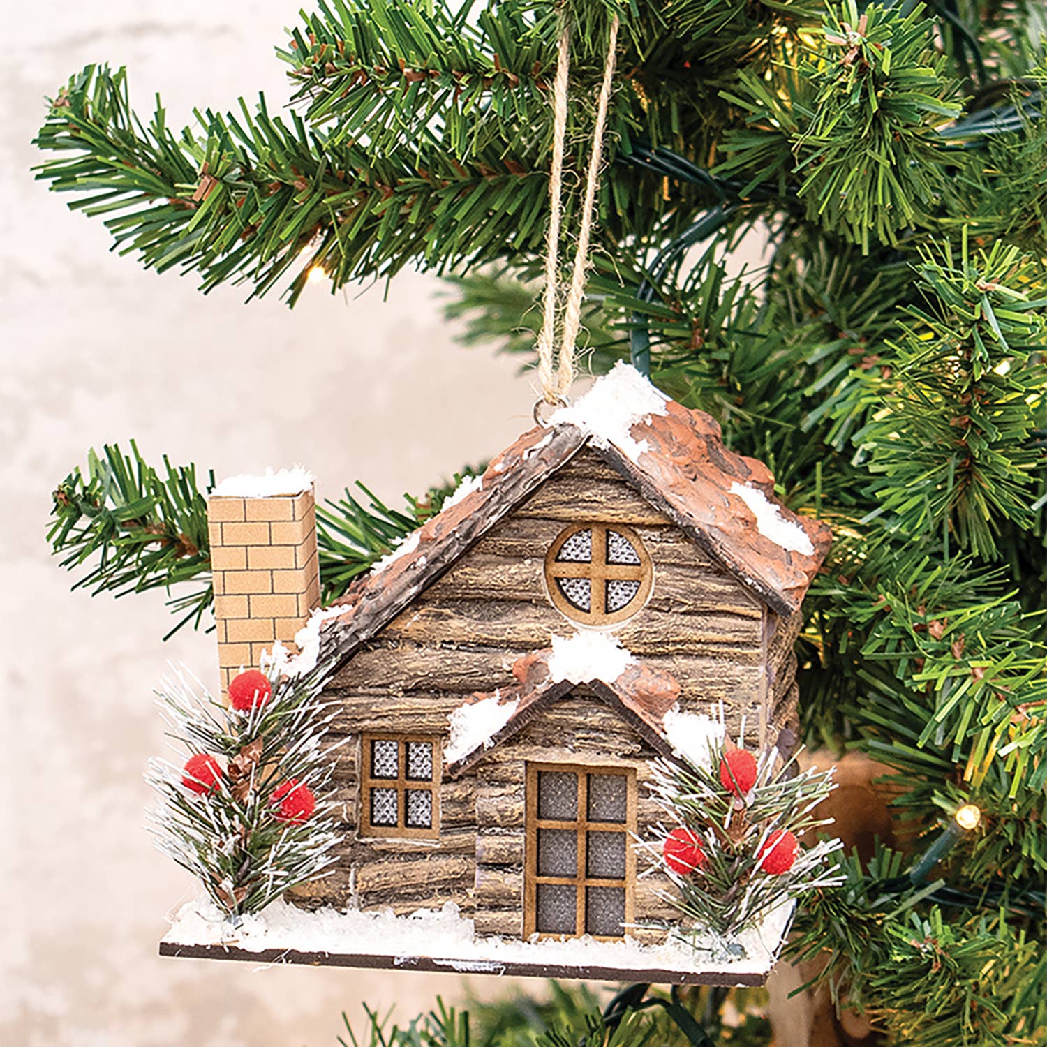 Col House Designs - Venta al por mayor Adornos - Adorno LED Winter Lodge House1