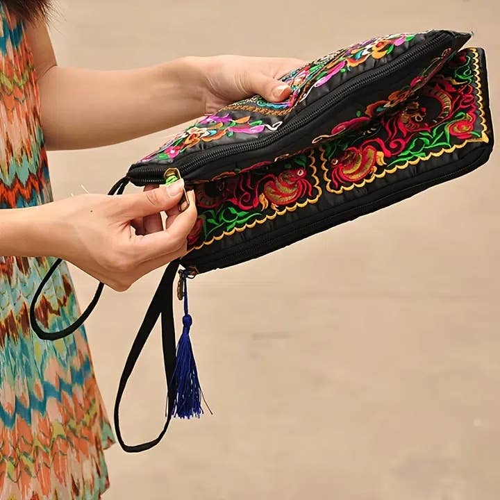 Magnifique Hearts - Wholesale Clutch Bag - Women's - Women's Embroidered Zip Clutch - Large Coin Purse Phone Case