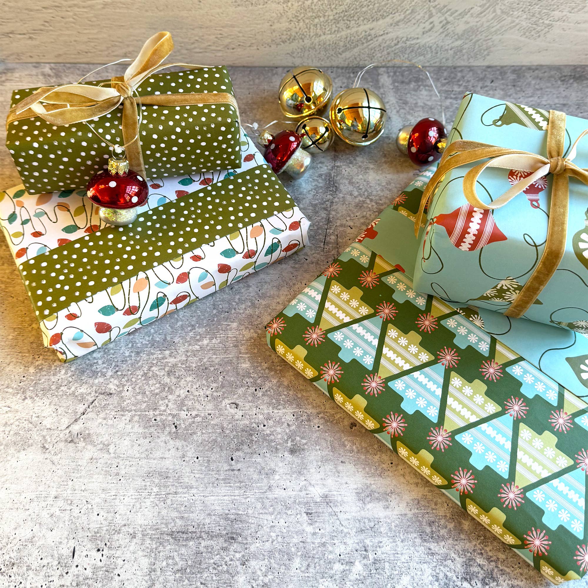 Slow Notes - Wholesale Flat Wrap - Retro Lights + Snowy Dots Double-Sided Wrapping Paper4