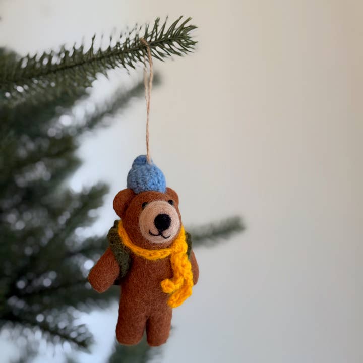 Adorno de Senderismo de Oso de Fieltro para venta al por mayor de Ganapati