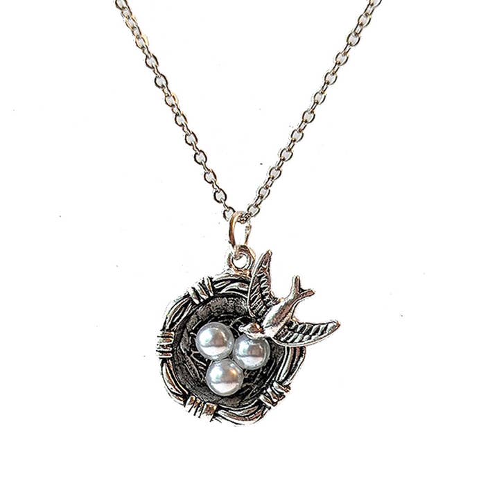 Collier en argent antique avec nid et œufs d'oiseau pour la vente par Stylish Jewelry Supply