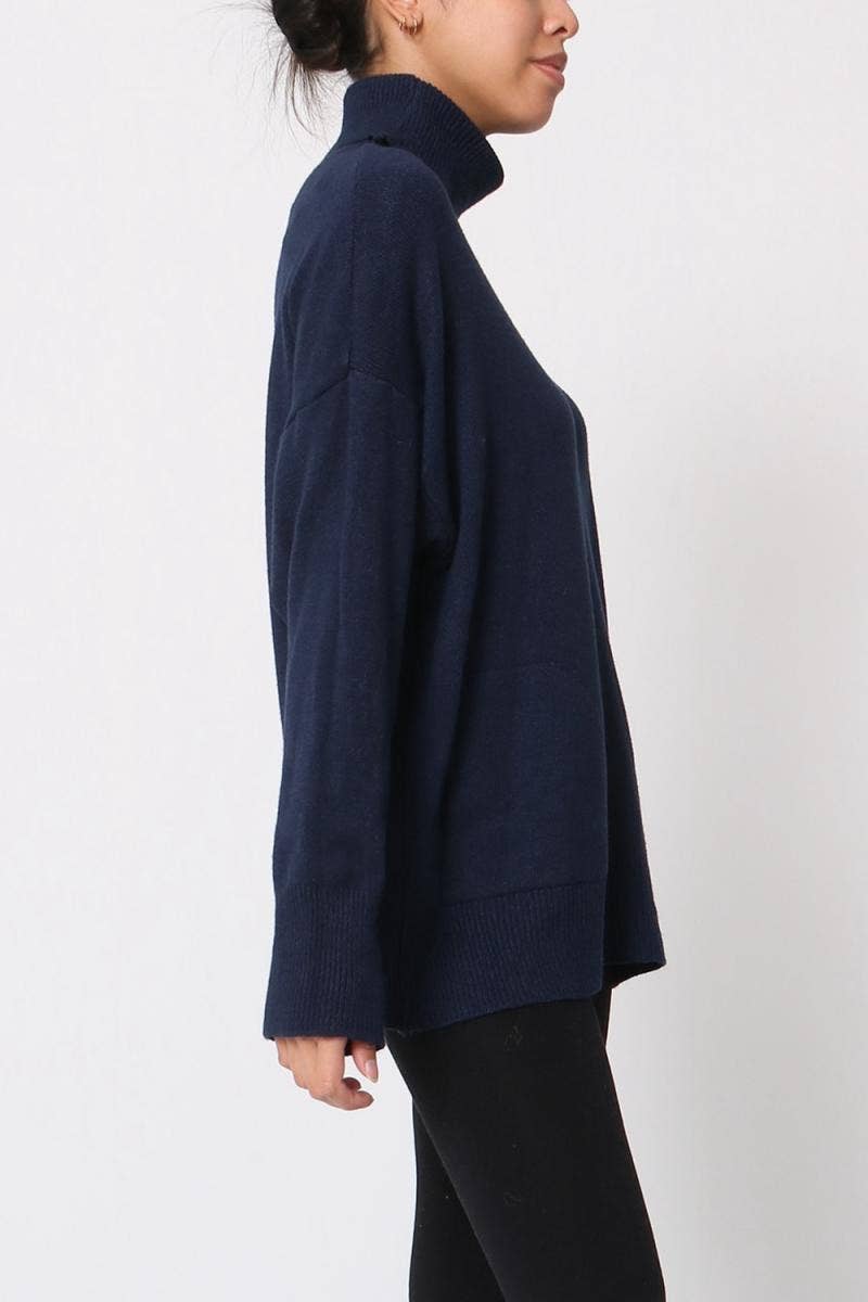 LÉA & LUC – wholesale Knitted jumper – Women′s – Turtleneck sweater with pockets REF. 003024