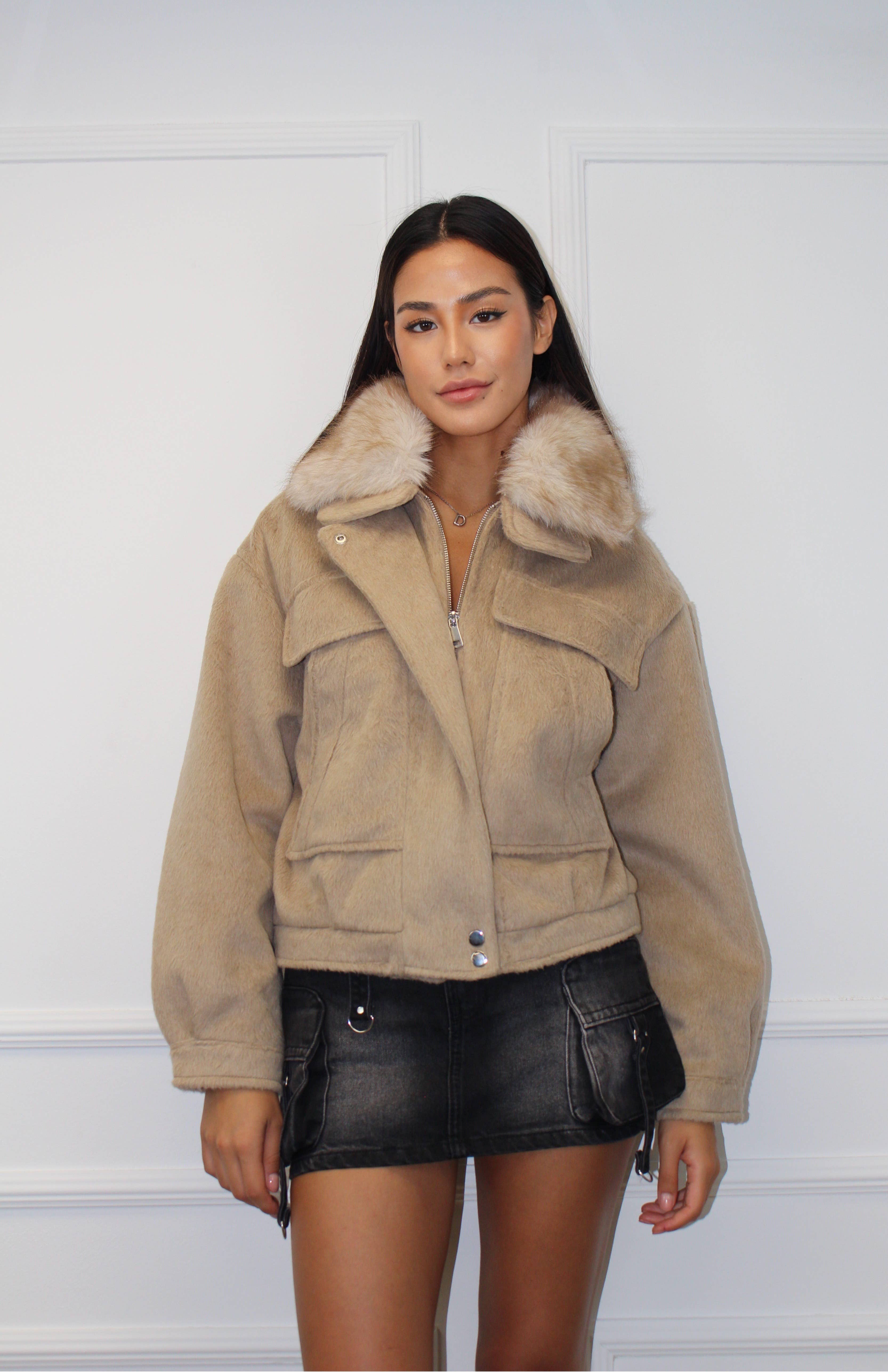 Chilli Girl Collection – wholesale Fur/faux fur coat – Women's – Faux fur collared coat with zip 1