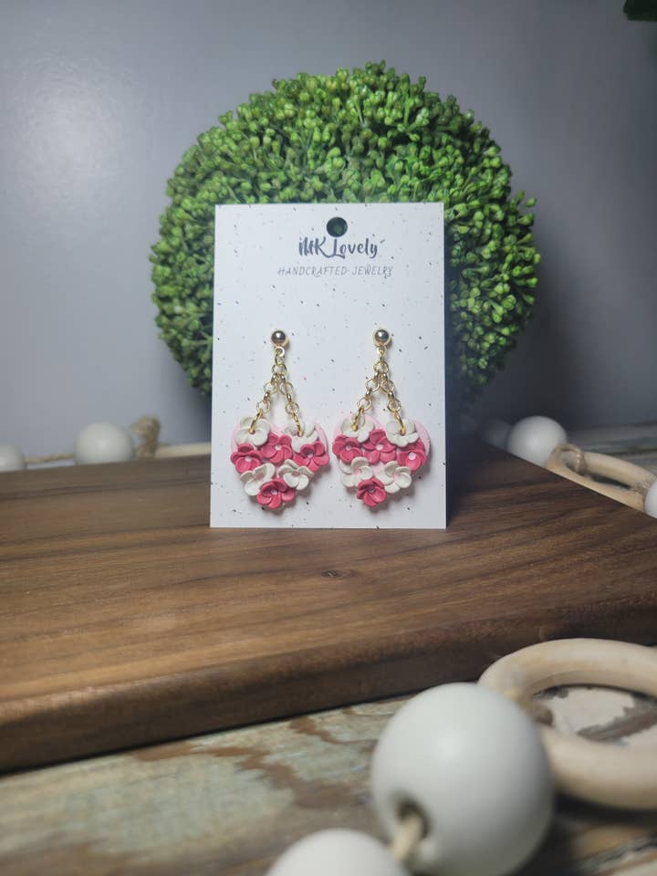Pendants cœur fleuri pour la vente par MK Lovely Boutique