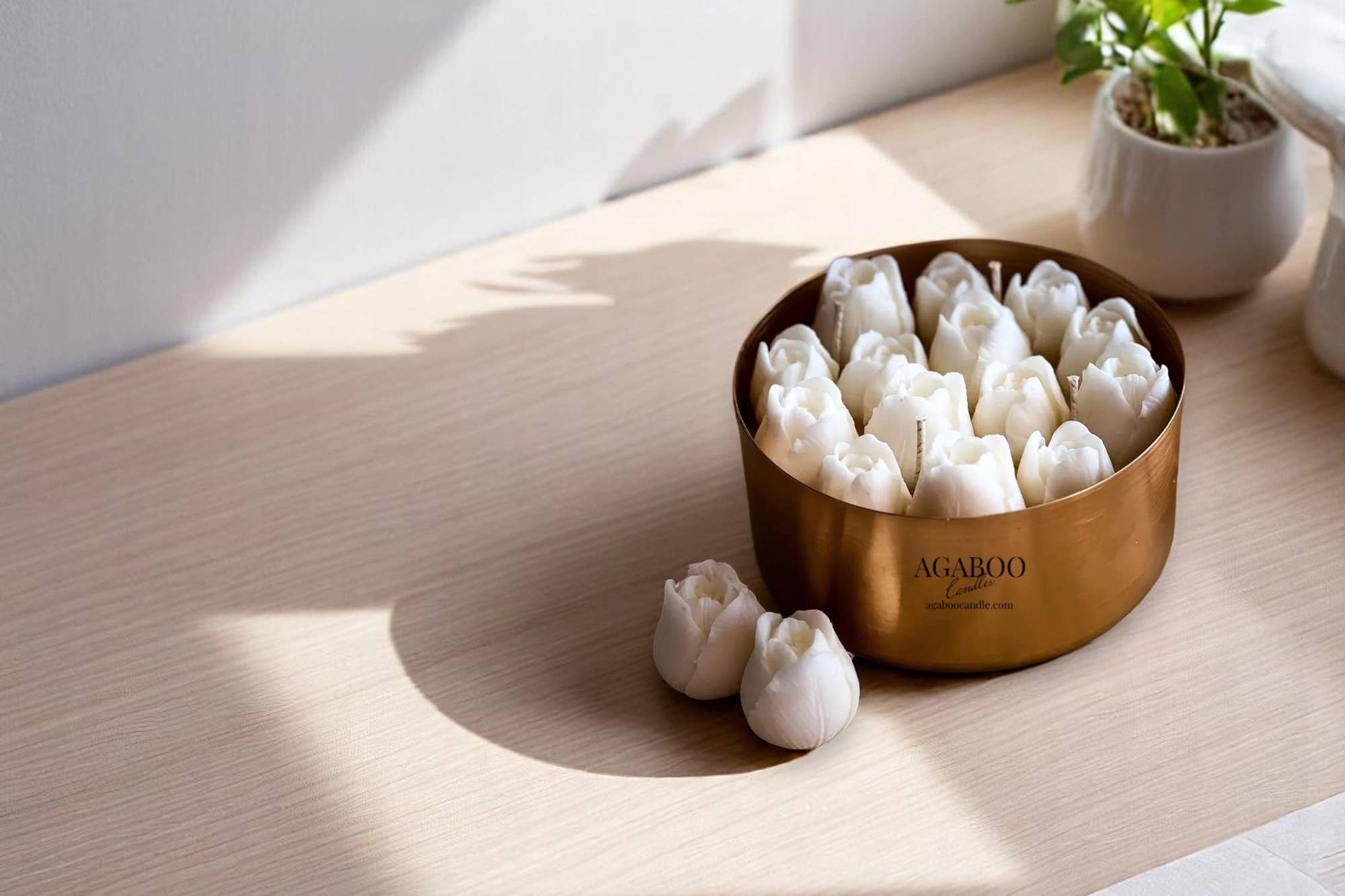 Agaboo Candle - Wholesale Novelty Candle - Huge 40oz Floral Vase Candle with tulips 40 oz - Container1