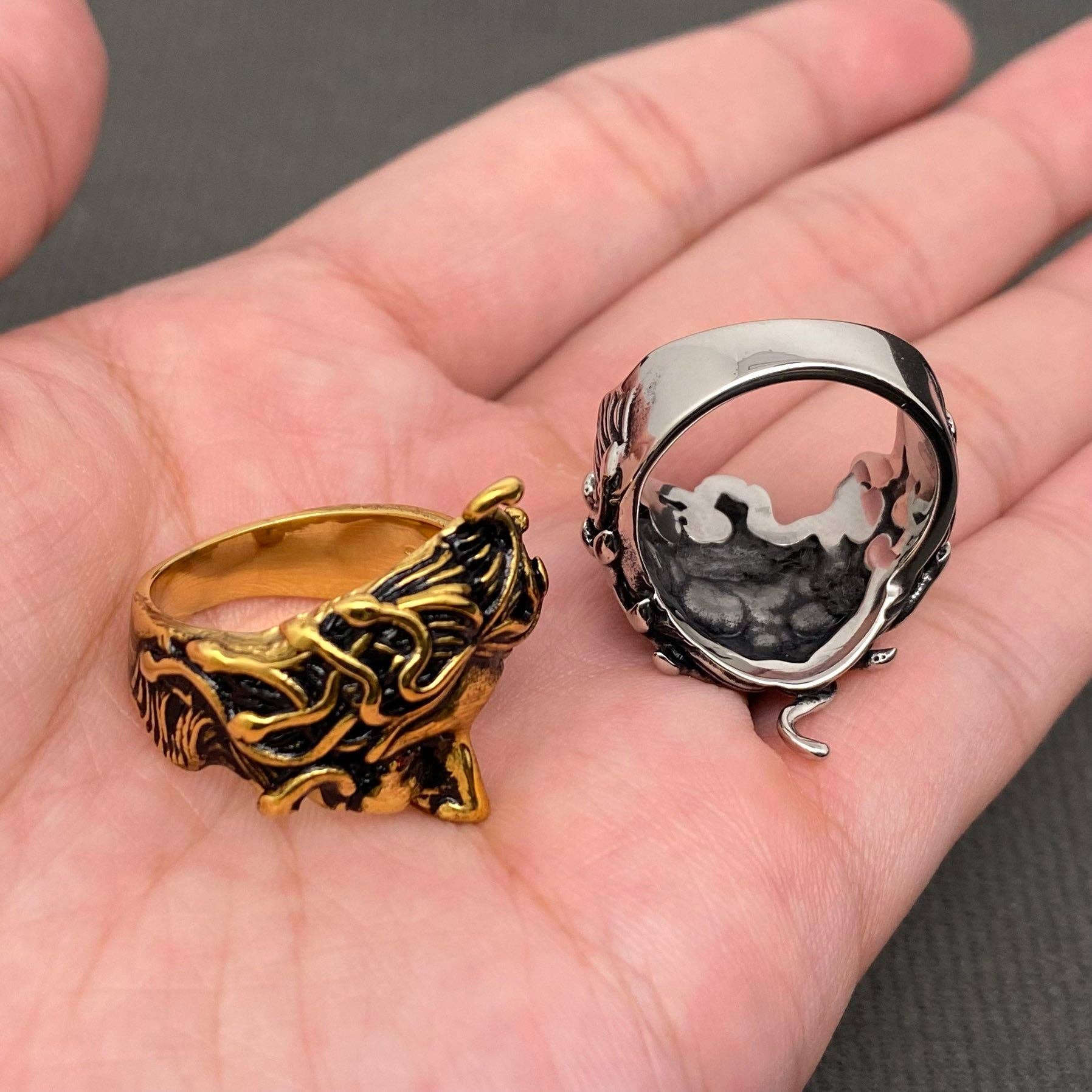 Mio Queena - Wholesale Signet Ring - Men's Stainless Steel Medusa Half Face Ring - MJ/MR3