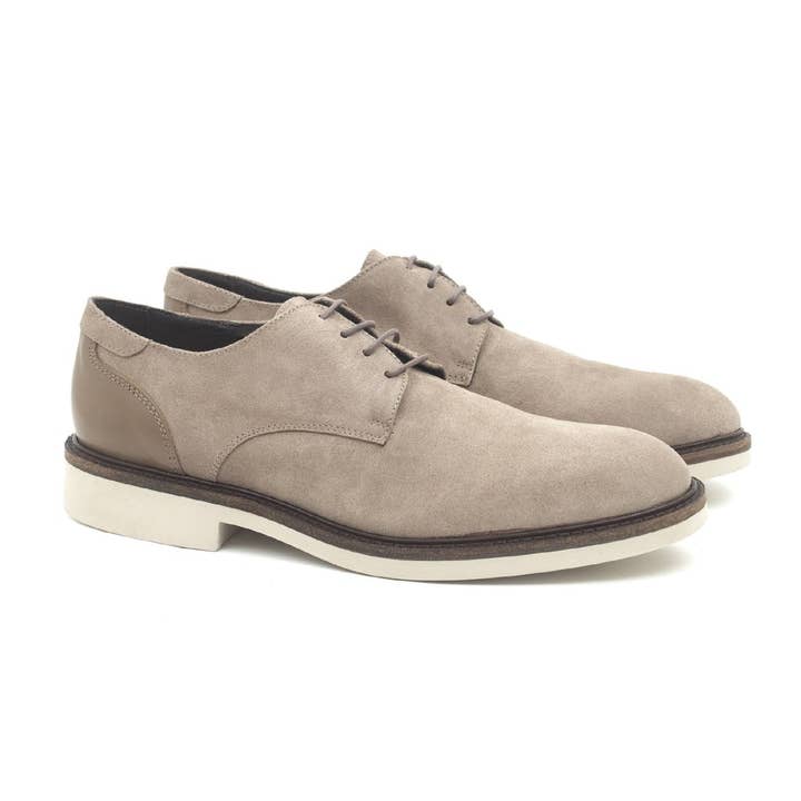 CR-22143-CORDA Derby aus beigem Veloursleder für den Großhandel von Caramelo Shoes